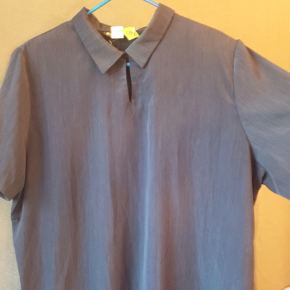Womans Blouse - Picture 4 of 5